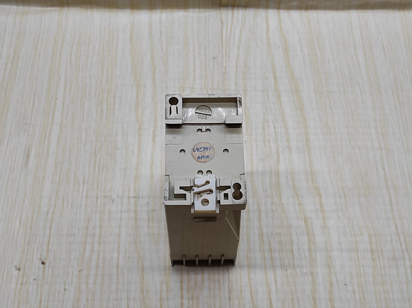 OY INTERNATIONAL ELECTRIC OVR-10 OVER VOLTAGE RELAY