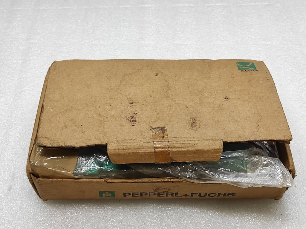 PEPPERL + FUCHS NJ15-U1-A2-T INDUCTIVE SENSOR 27819S-08272S-84535