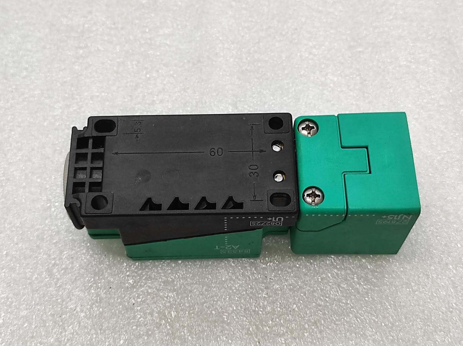 PEPPERL + FUCHS NJ15-U1-A2-T INDUCTIVE SENSOR 27819S-08272S-84535