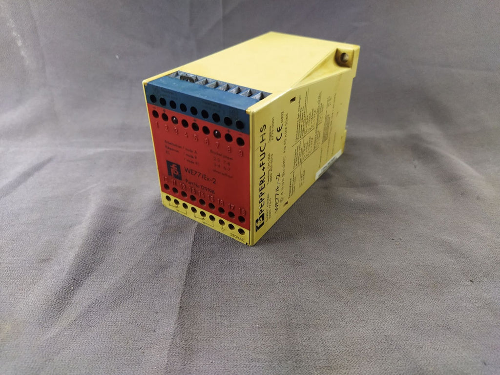 Pepperl + Fuchs WE77/EX-2 Switch Amplifier 129198 230V AC LOT OF 2 UNIT