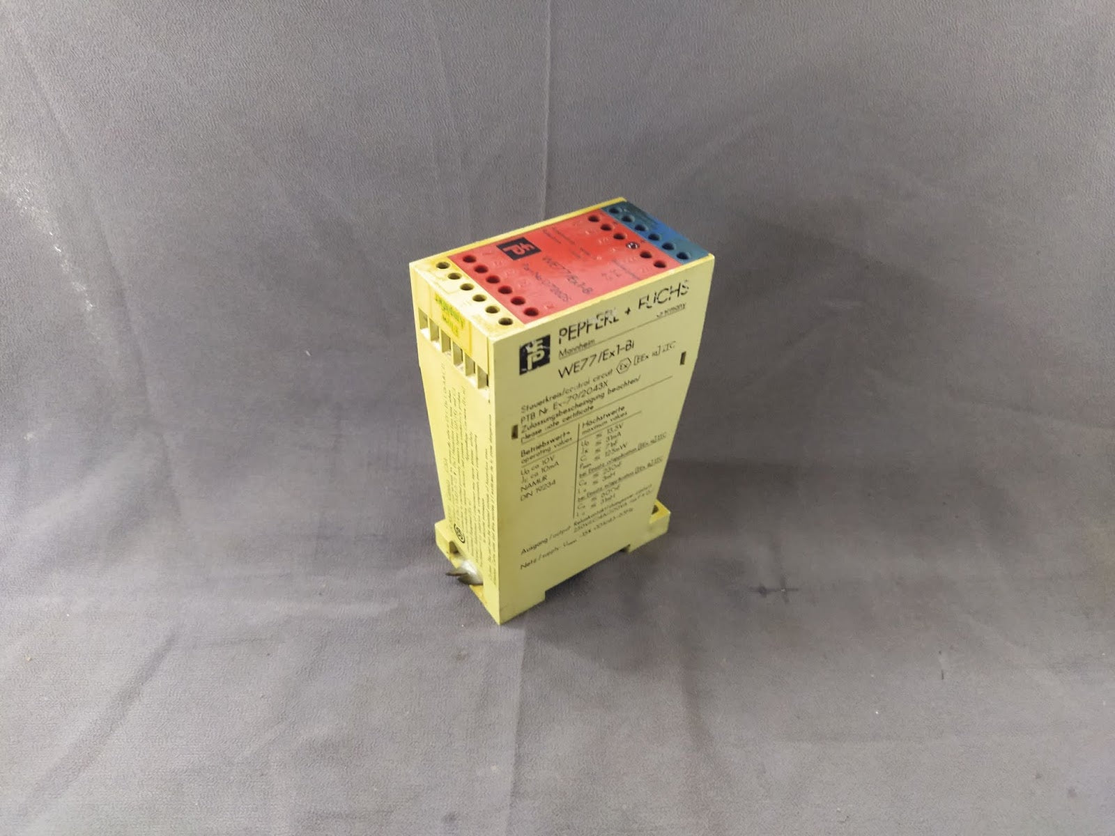Pepperl + Fuchs WE77/EX1-B Switch Amplifier 07262S 230V AC WE77-EX1-B