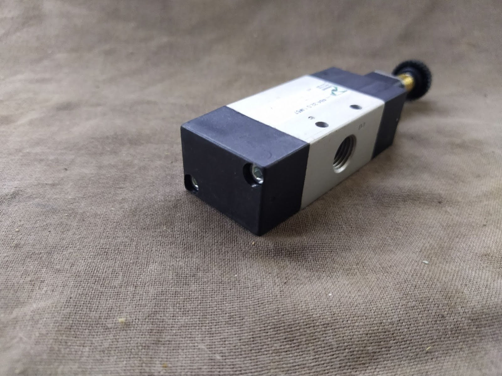 Pneumax 484.32.0.1.M57 Solenoid Spring Valve 10 BAR