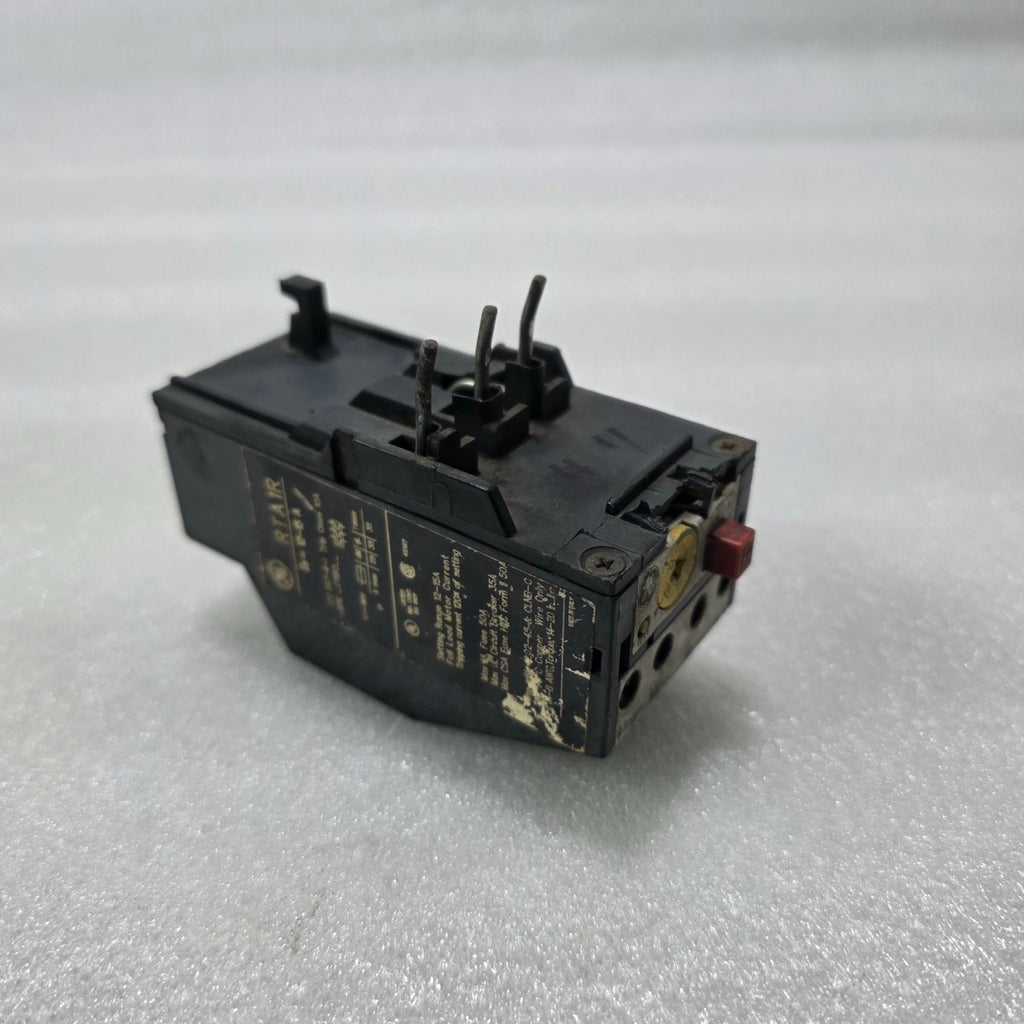 GE RTA1R THERMAL OVERLOAD RELAY 12-15A WITH AUXILIARY CONTACT MODULE 690V