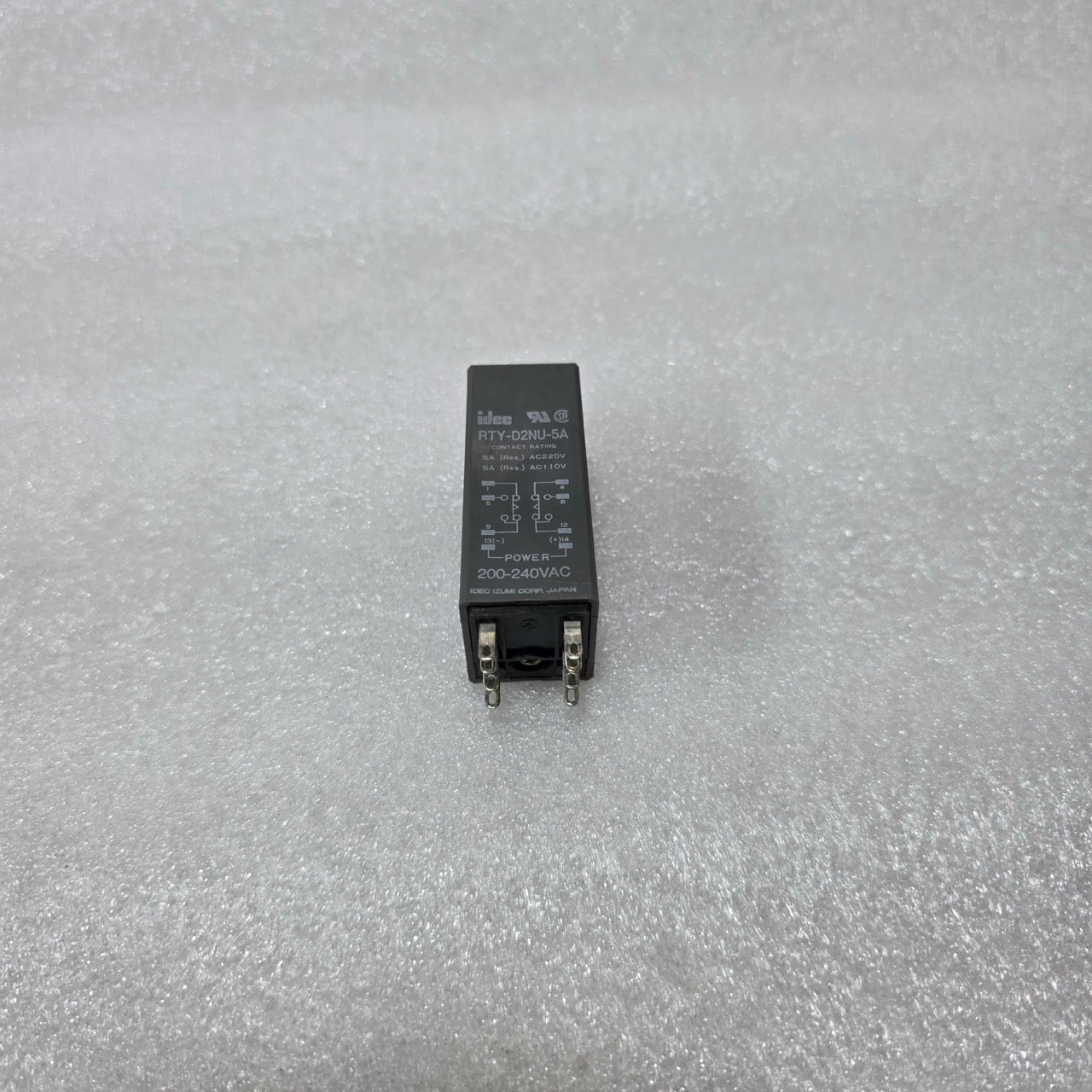 IDEC RTY-D2NU-5A TIMER RELAY 200-240VAC 5A CONTACT 0-10 SEC PRE-OWNED