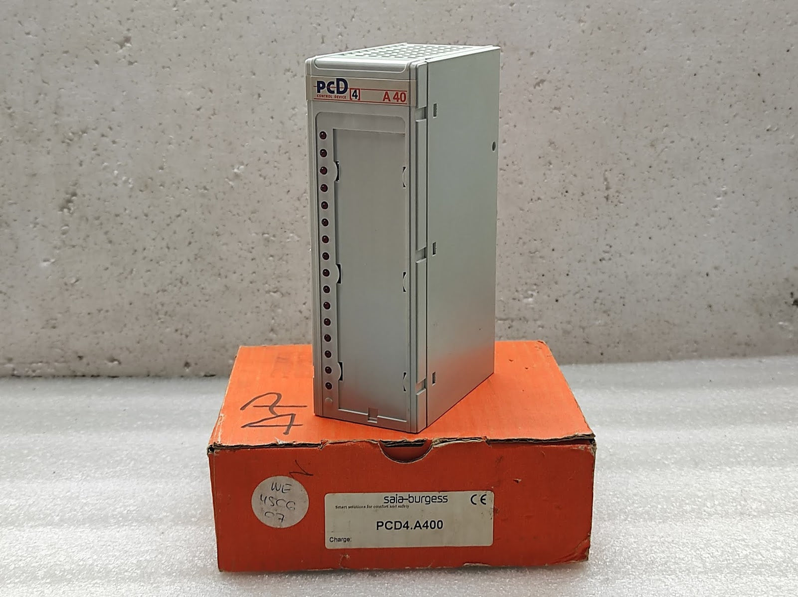 SAIA-BURGESS PCD4-A400 DIGITAL OUTPUT MODULE