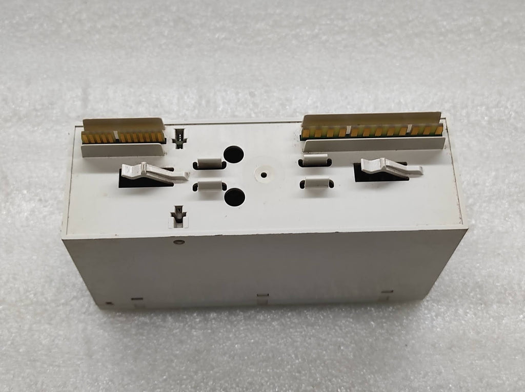 SAIA BURGESS PCD4.E110 DIGITAL MODULE