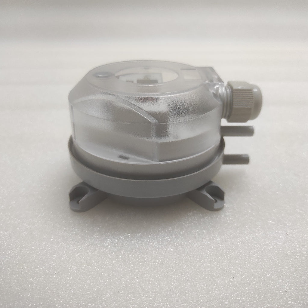SAUTER 984M.543114B4 DIFFERENTIAL PRESSURE TRANSMITTER  18-30VAC/DC