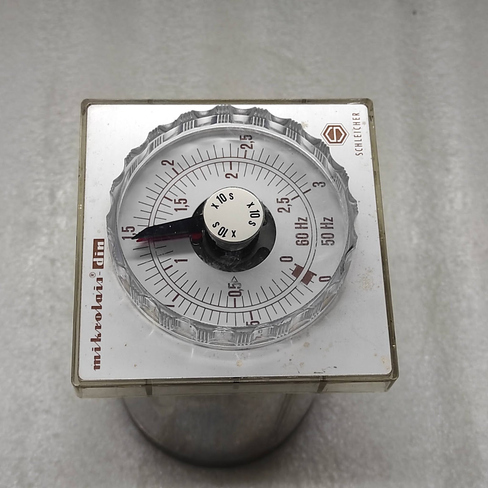 SCHLEICHER DZ 34-131 TIMER RELAY K632177/1-106 110-115V 1-30SEC