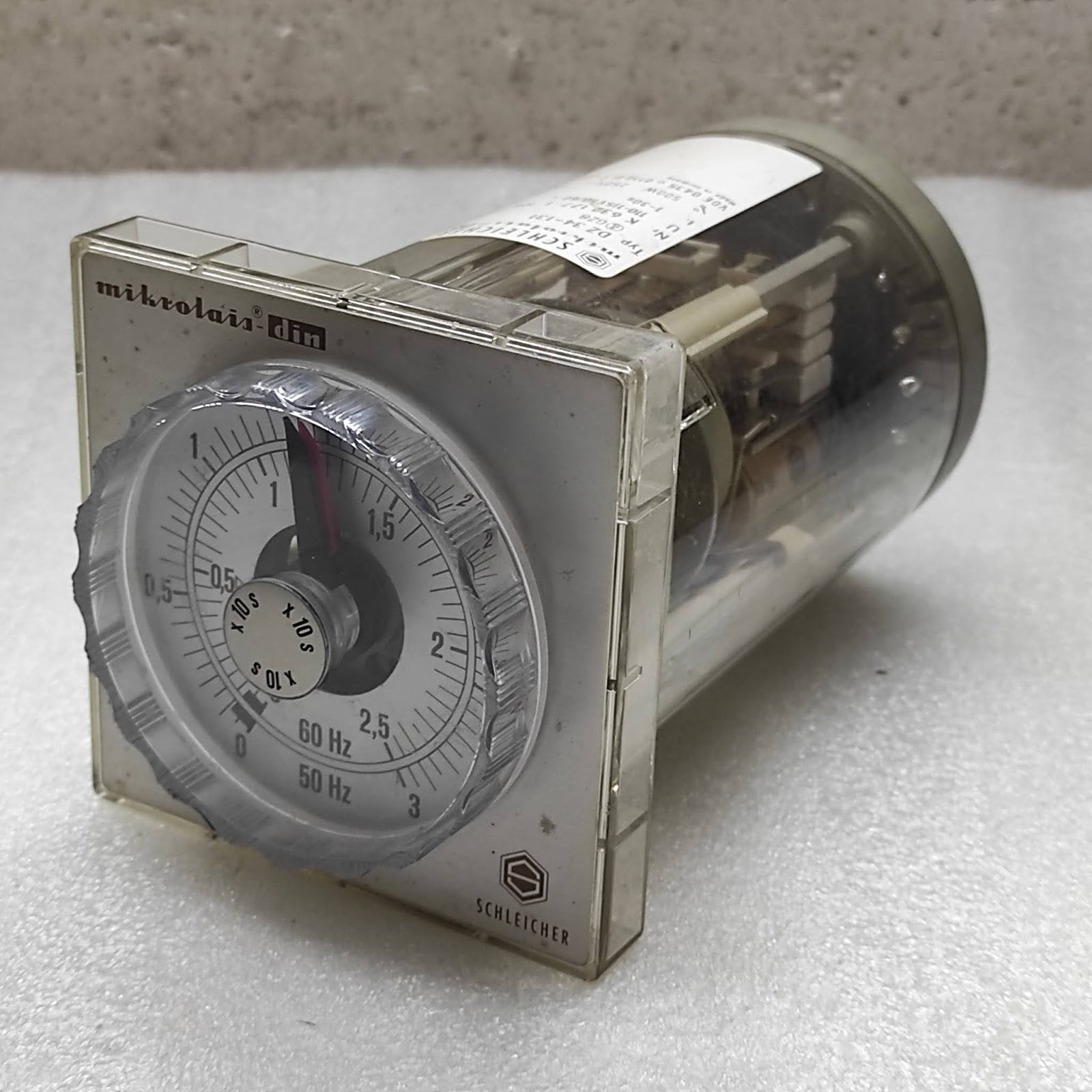 SCHLEICHER DZ 34-131 TIMER RELAY K632177/1-106 110-115V 1-30SEC