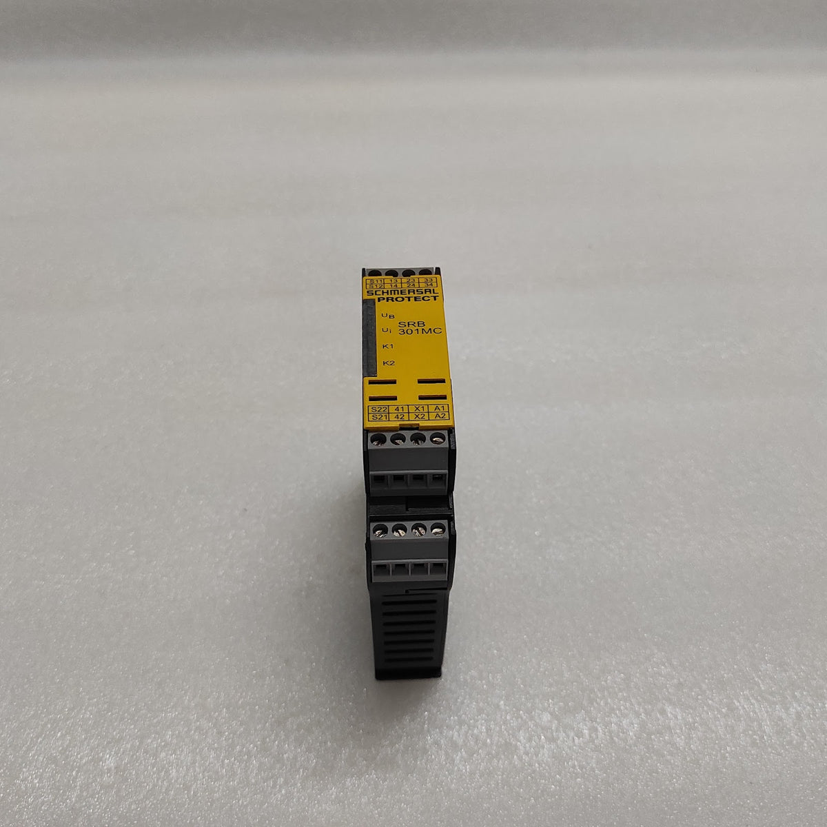 SCHMERSAL PROTECT SRB301MC SAFETY RELAY 24V