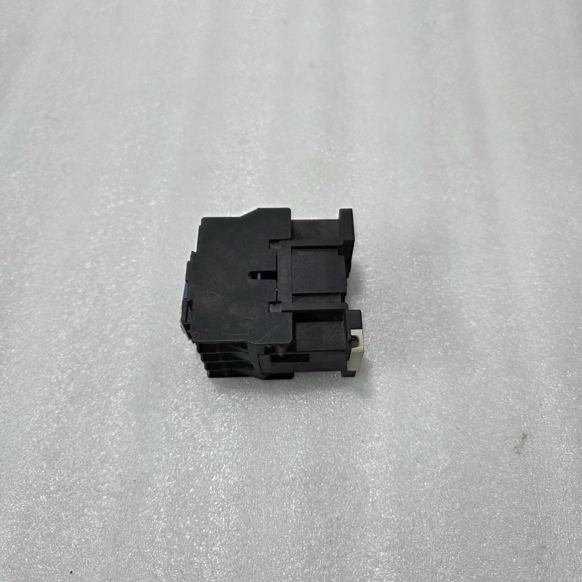 S ELECTRIC LC1D09-10 TESYS D AC CONTACTOR 9A 3 POLE | 1NO | COIL 220–230V