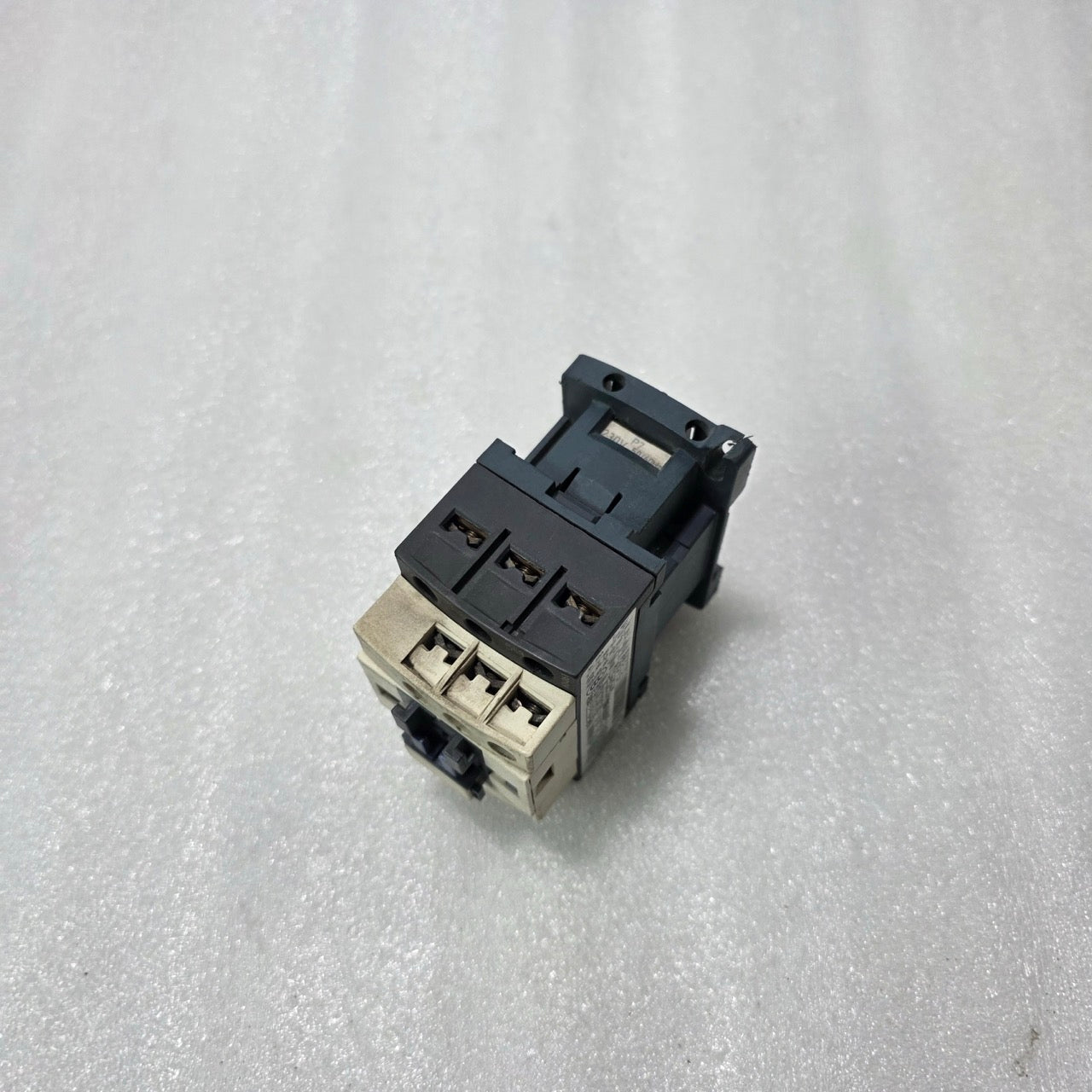 S ELECTRIC LC1D09 TESYS D AC CONTACTOR 9A 3 POLE | COIL 220V AC | 2.2–5.5KW