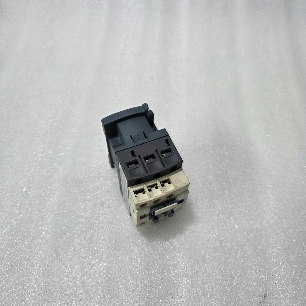 S ELECTRIC LC1D09 TESYS D AC CONTACTOR 9A 3 POLE | COIL 220V AC | 2.2–5.5KW