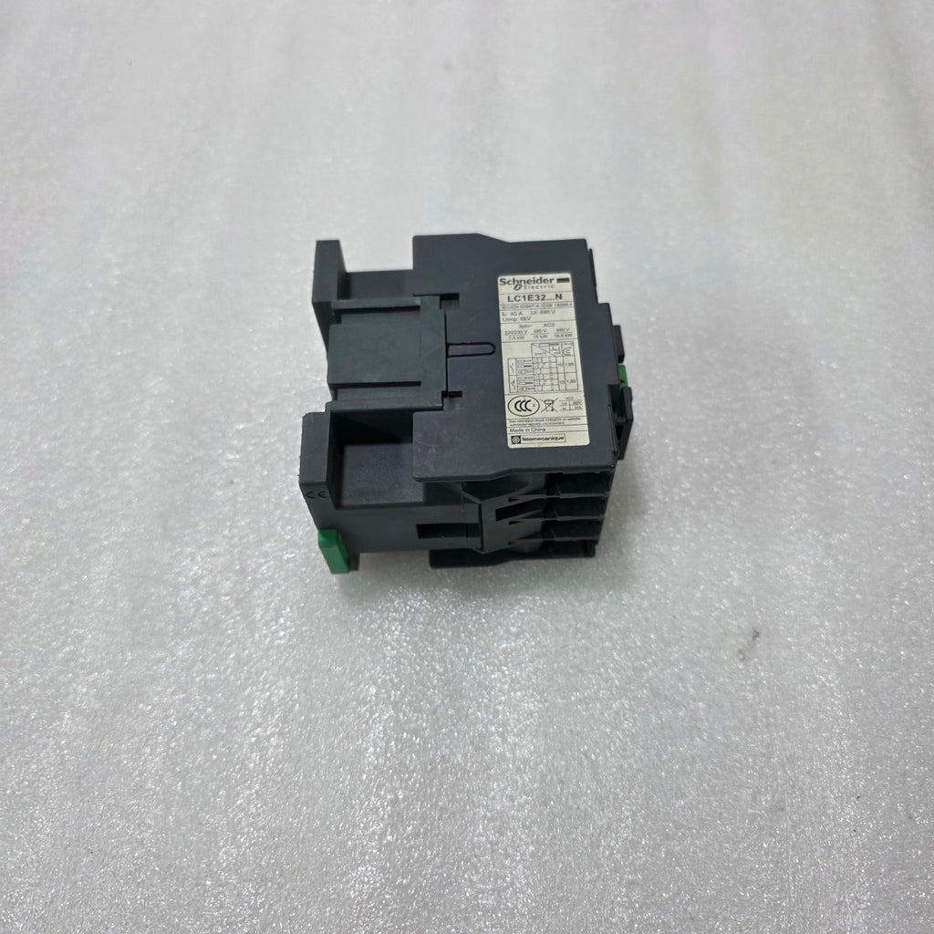 S ELECTRIC LC1E32 CONTACTOR – 32A AC3, 220V COIL, EASYPACT TVS MOTOR CONTROL