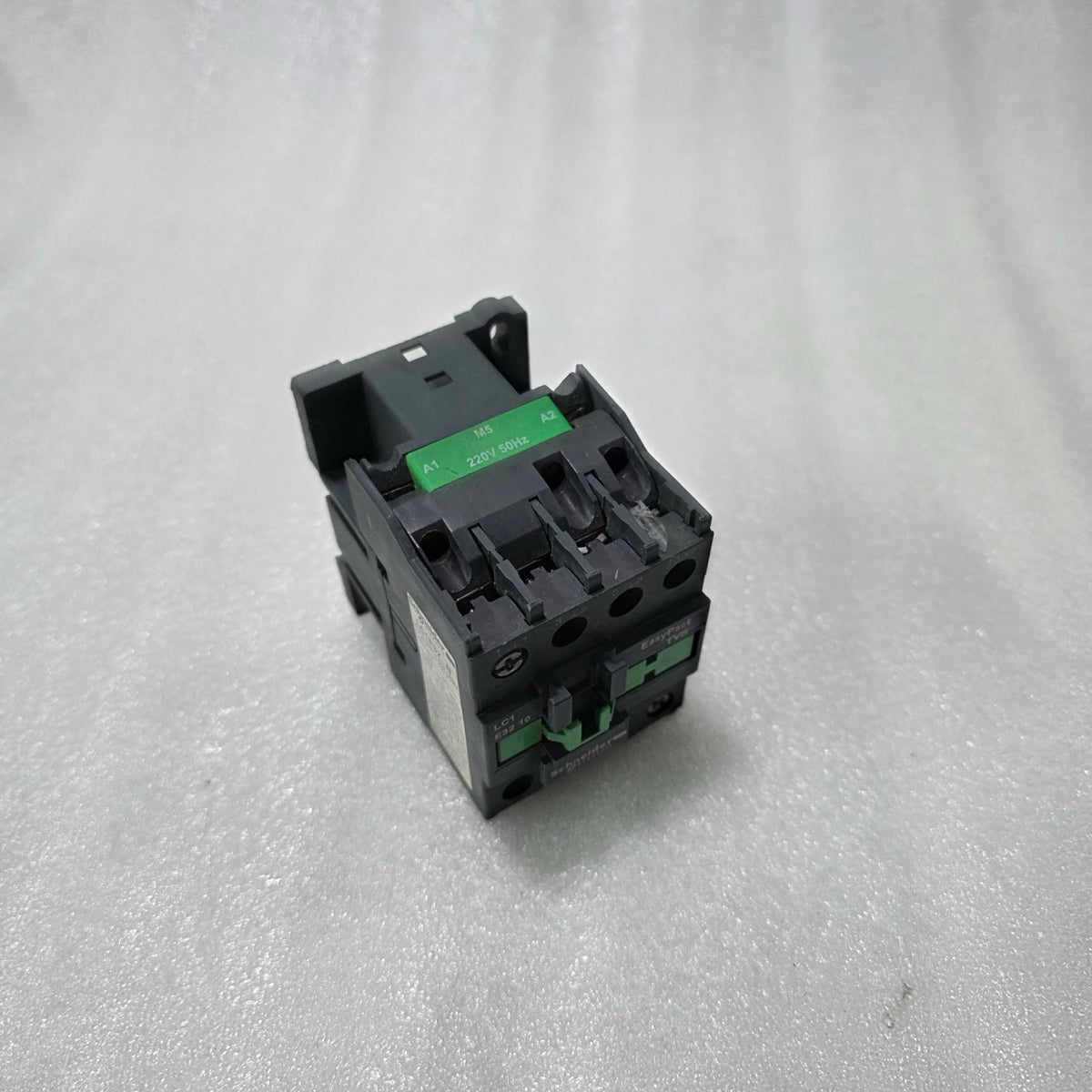 S ELECTRIC LC1E32 CONTACTOR – 32A AC3, 220V COIL, EASYPACT TVS MOTOR CONTROL