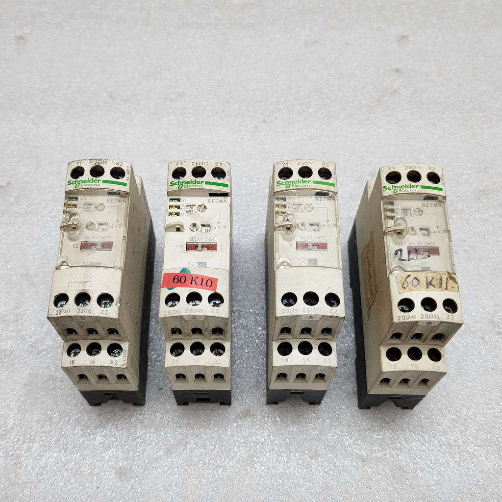 RE7MA13BU SYMMETRICAL ON AND OFF DELAY TIMING RELAY 0.05S-300H 110-240VAC/24VAC