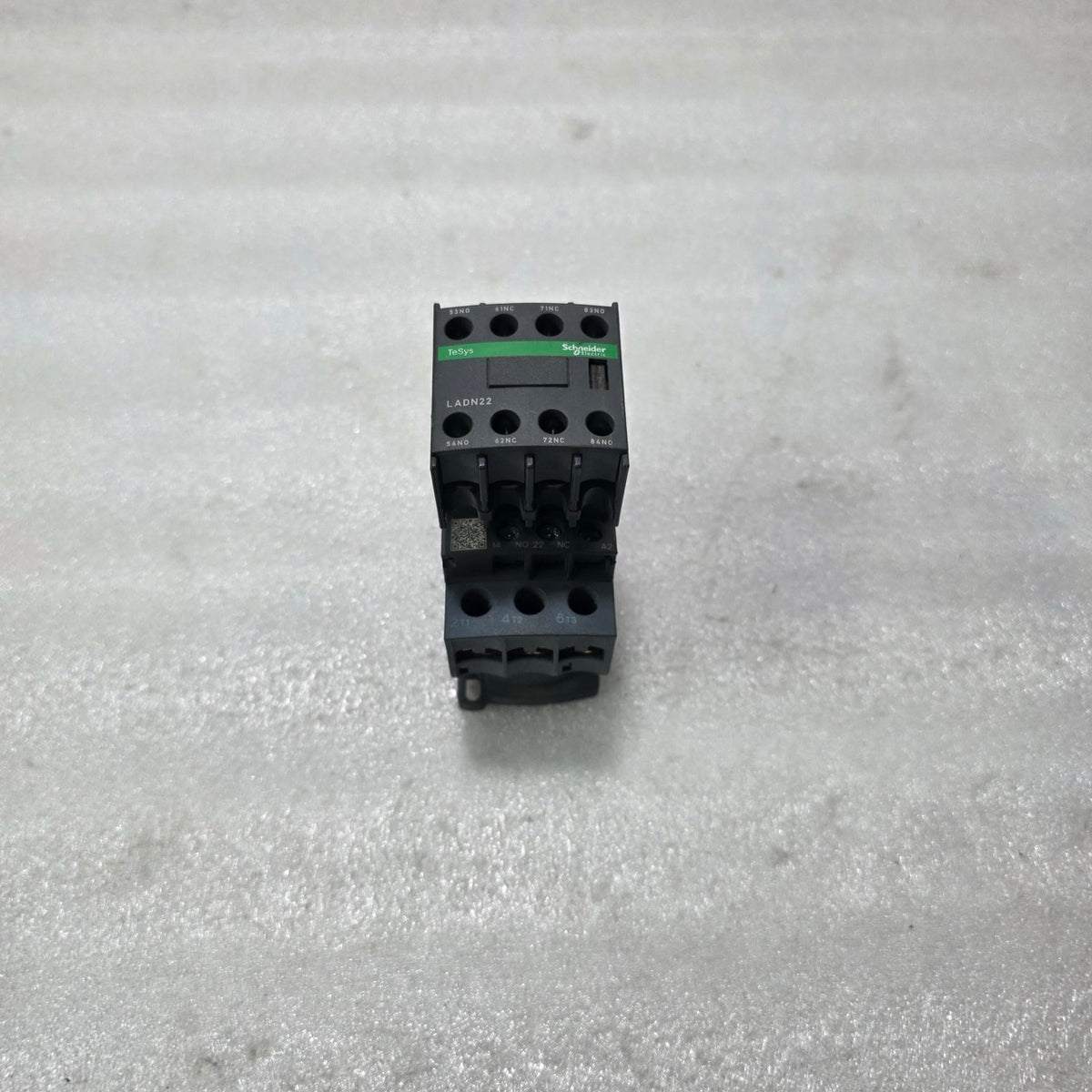 S ELECTRIC LC1D32 3P CONTACTOR 32A W/ LADN22 AUXILIARY CONTACT BLOCK