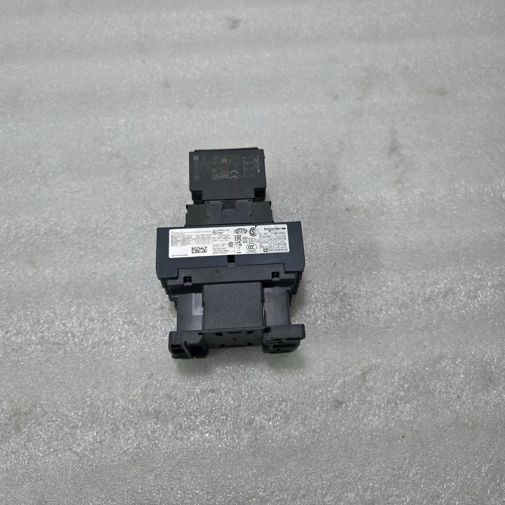 S ELECTRIC LC1D32 3P CONTACTOR 32A W/ LADN22 AUXILIARY CONTACT BLOCK