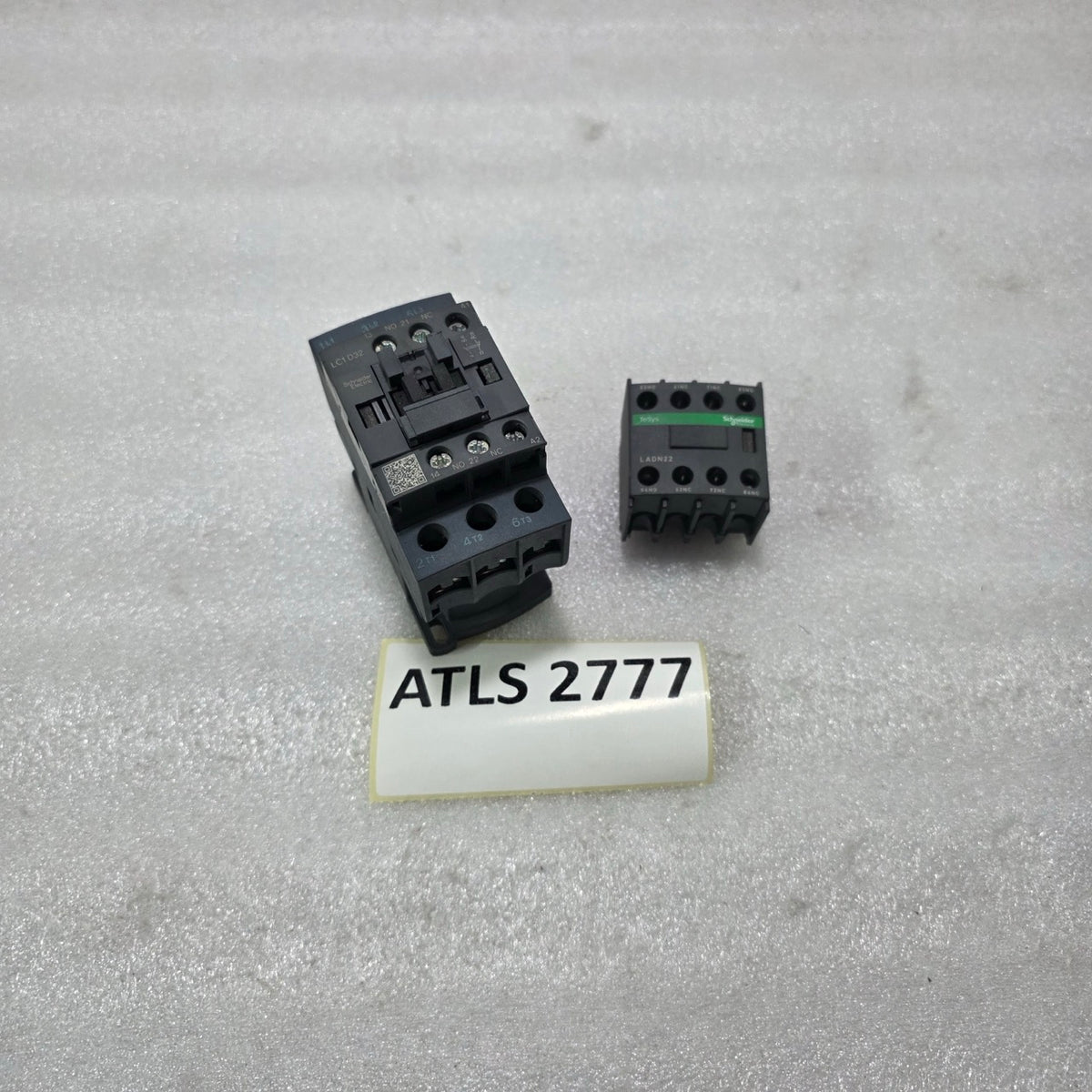 S ELECTRIC LC1D32 3P CONTACTOR 32A W/ LADN22 AUXILIARY CONTACT BLOCK