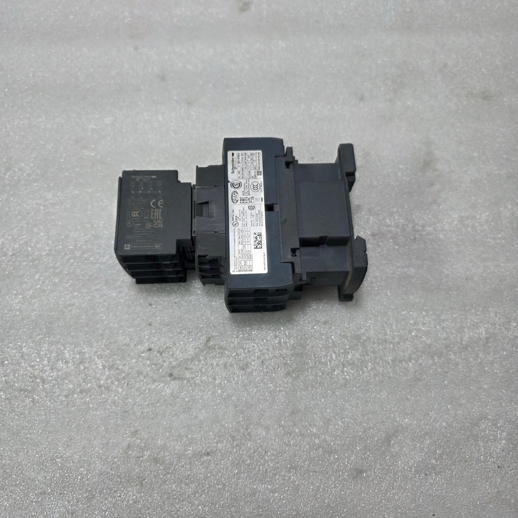 S ELECTRIC LC1D32 3P CONTACTOR 32A W/ LADN22 AUXILIARY CONTACT BLOCK