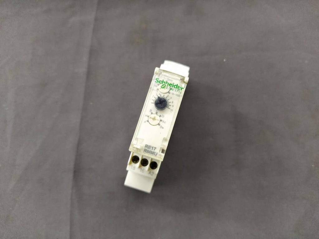 SE RE17RMMU Time Delay Relay 0.1 SEC - 100 HOUR 24-240V AC/24V DC
