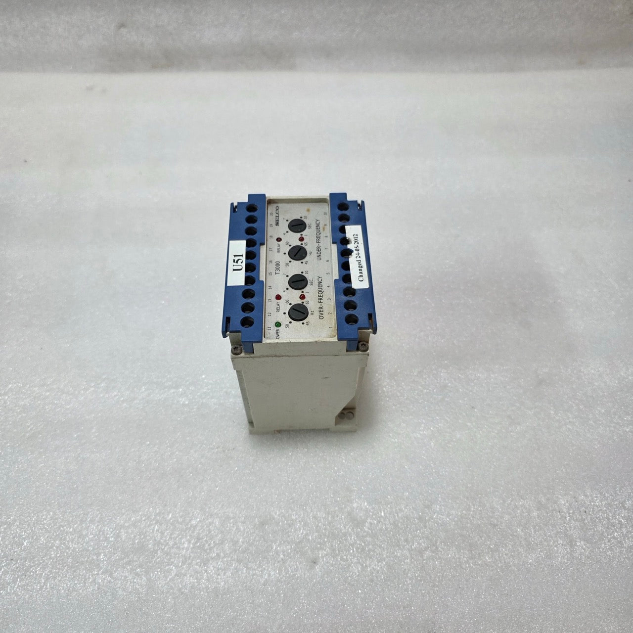 SELCO T3000-01 FREQUENCY MONITORING RELAY 400–450V AC OVER/UNDER FREQUENCY PROTE