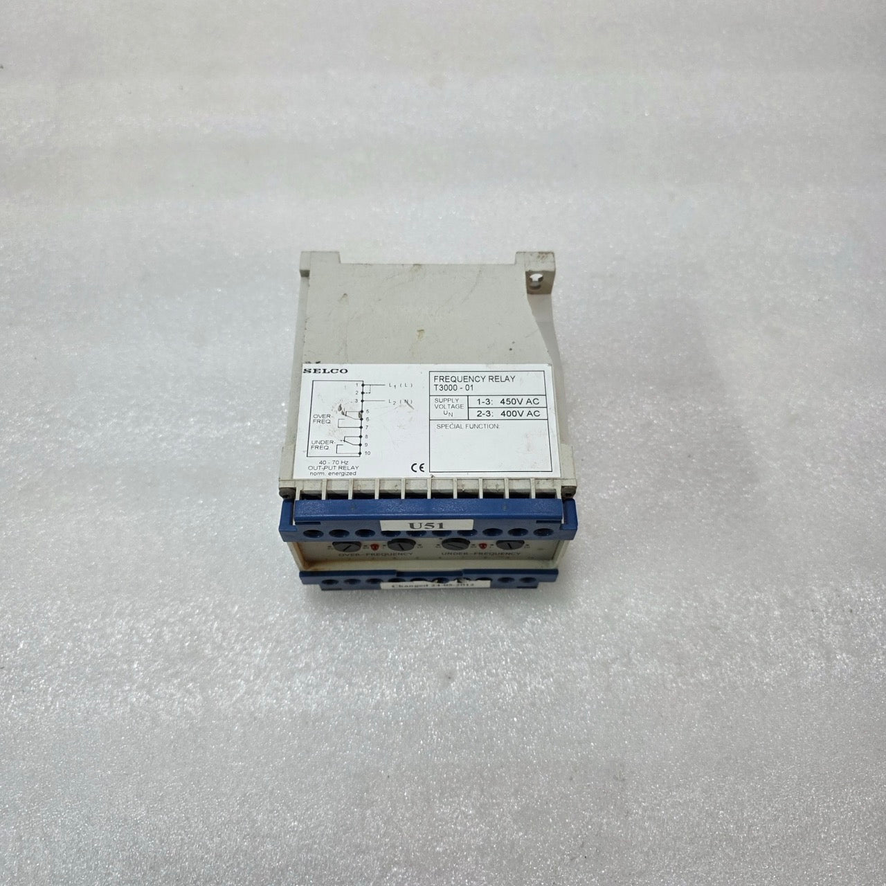 SELCO T3000-01 FREQUENCY MONITORING RELAY 400–450V AC OVER/UNDER FREQUENCY PROTE