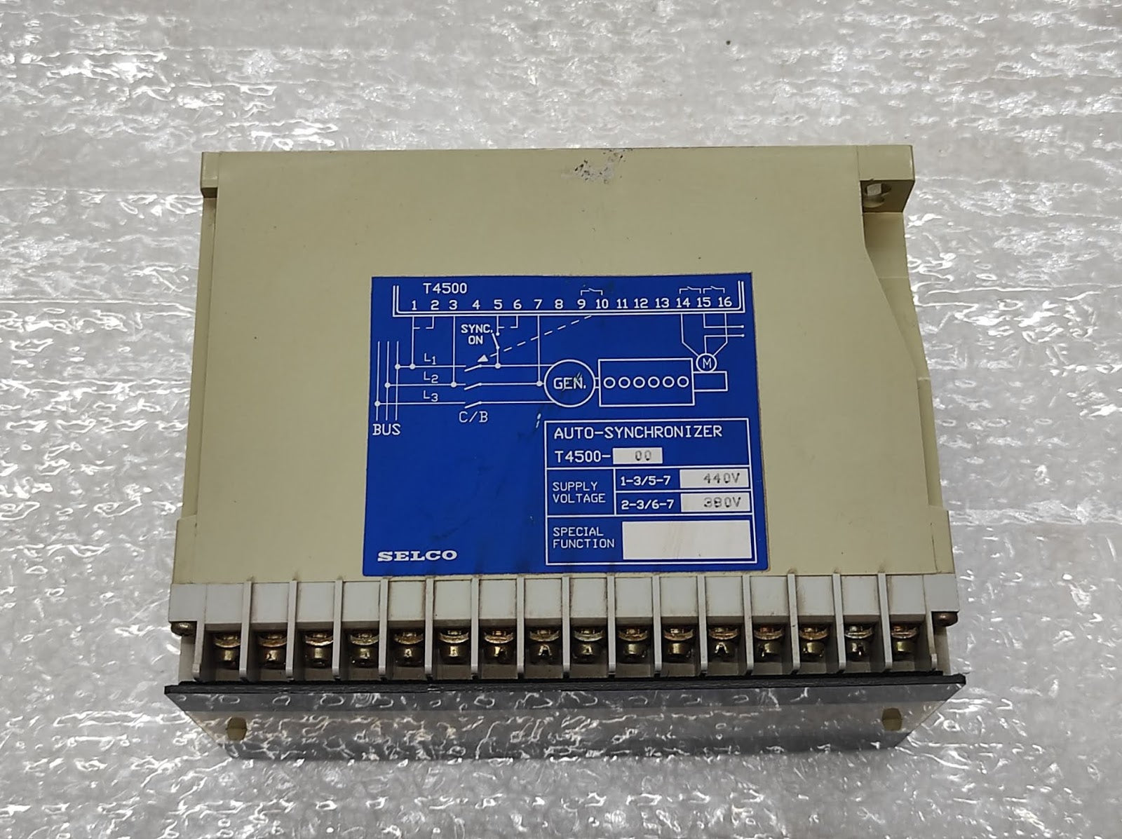 SELCO T4500-00 AUTO-SYNCHRONIZER 380-440V