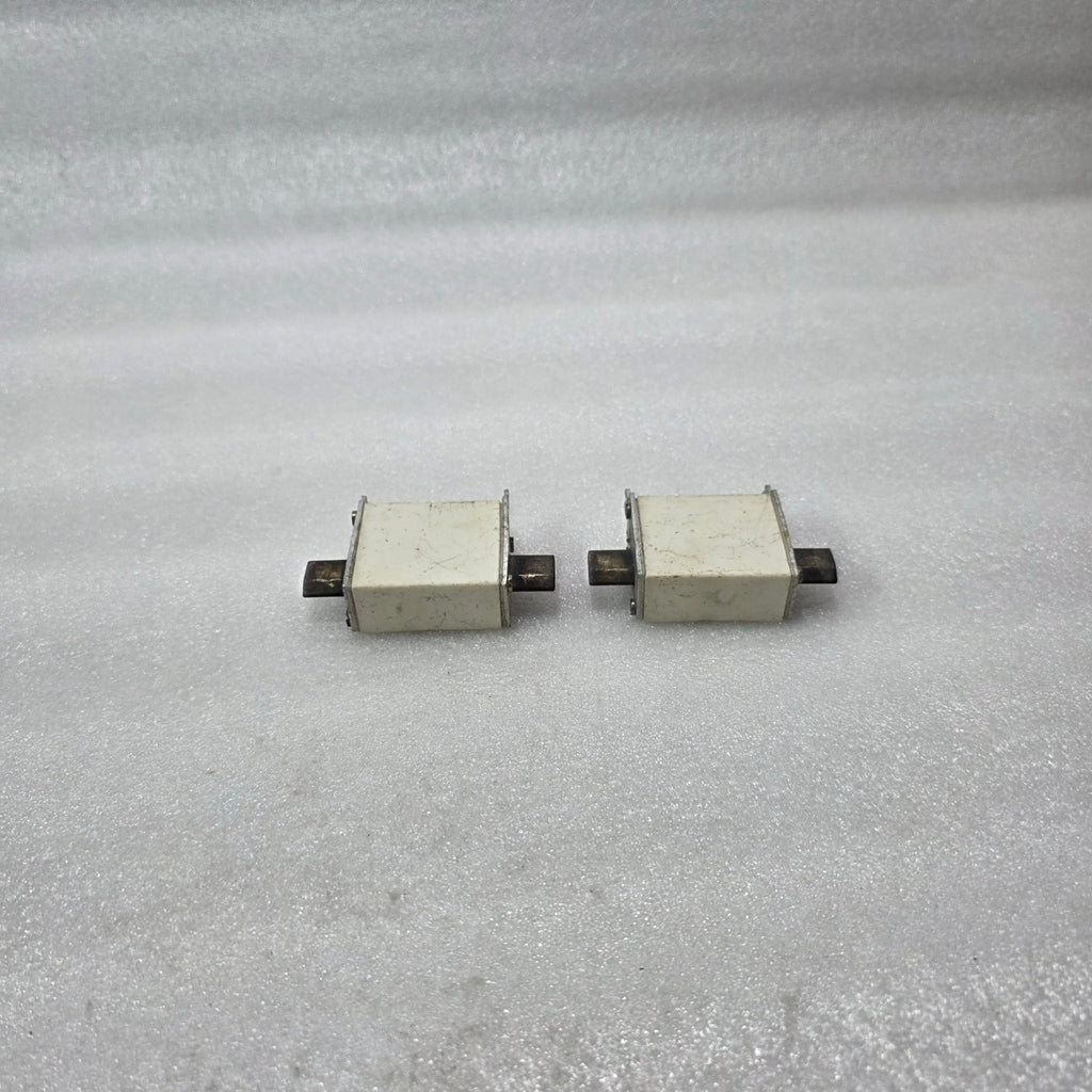 SIEMENS 3NA3822-7Y NH00 HRC FUSE LINK 63A gG 500V 120kA