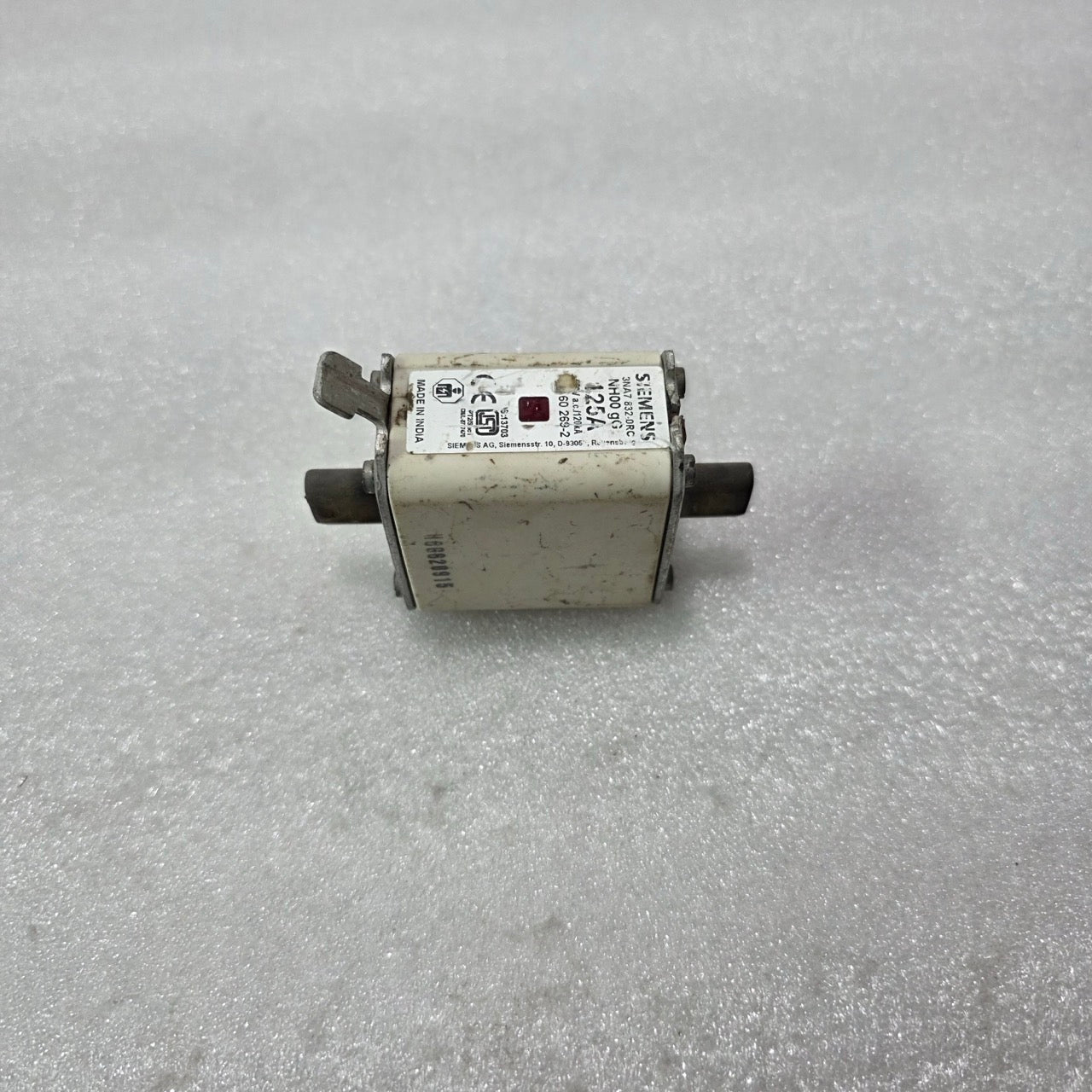 SIEMENS 3NA7 832-0RC NH00 HRC FUSE LINK 125A 500V gG 120kA