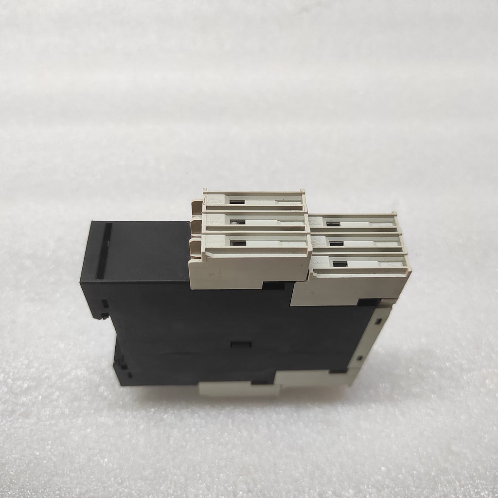 SIEMENS 3RP1525-1BP30 ON DELAY TIMER RELAY