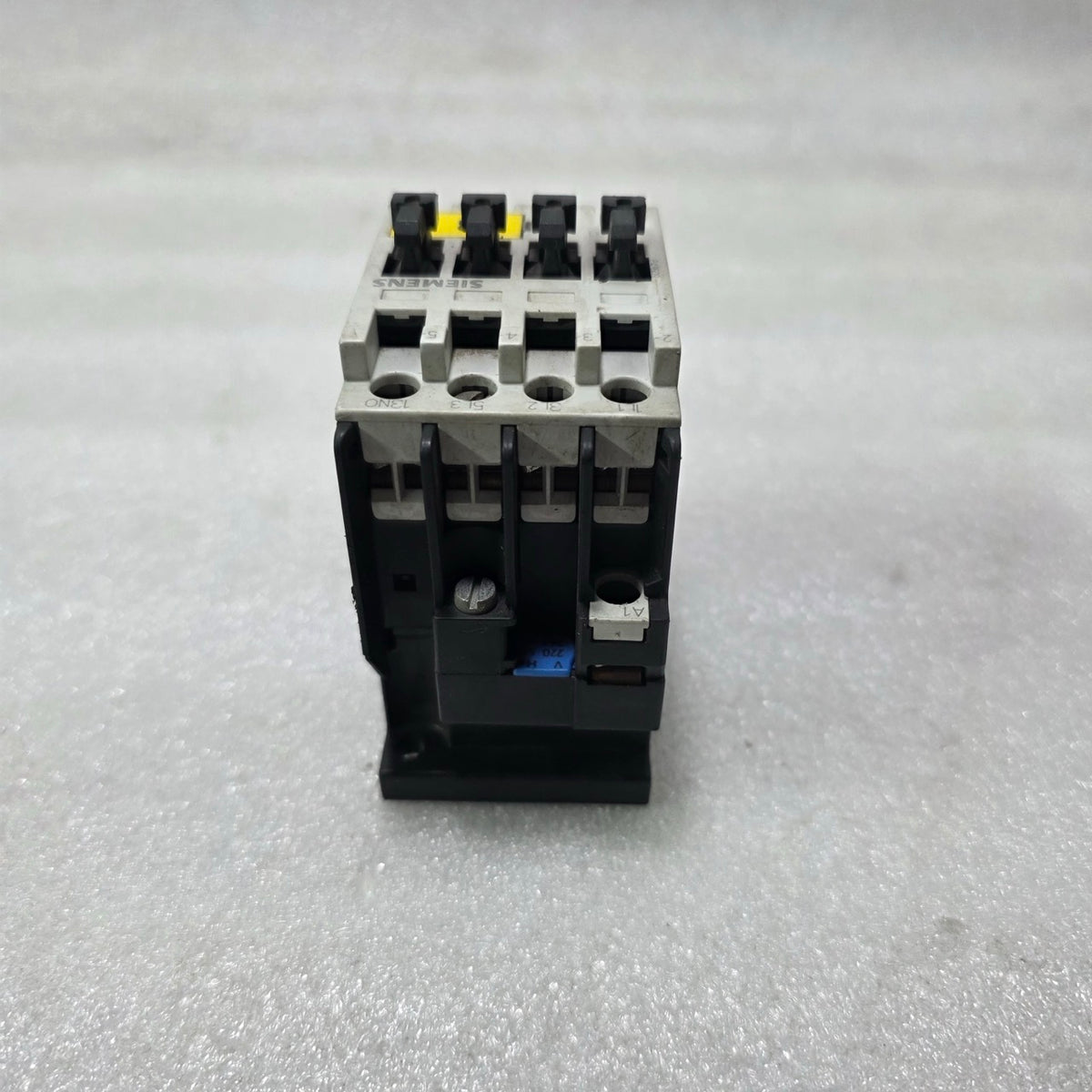 SIEMENS 3TF3110-0A 3-POLE POWER CONTACTOR 220V 50HZ / 264V 60HZ