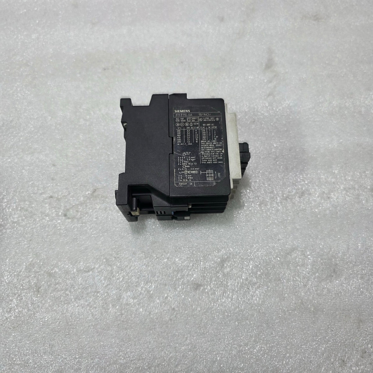 SIEMENS 3TF3110-0A 3-POLE POWER CONTACTOR 220V 50HZ / 264V 60HZ