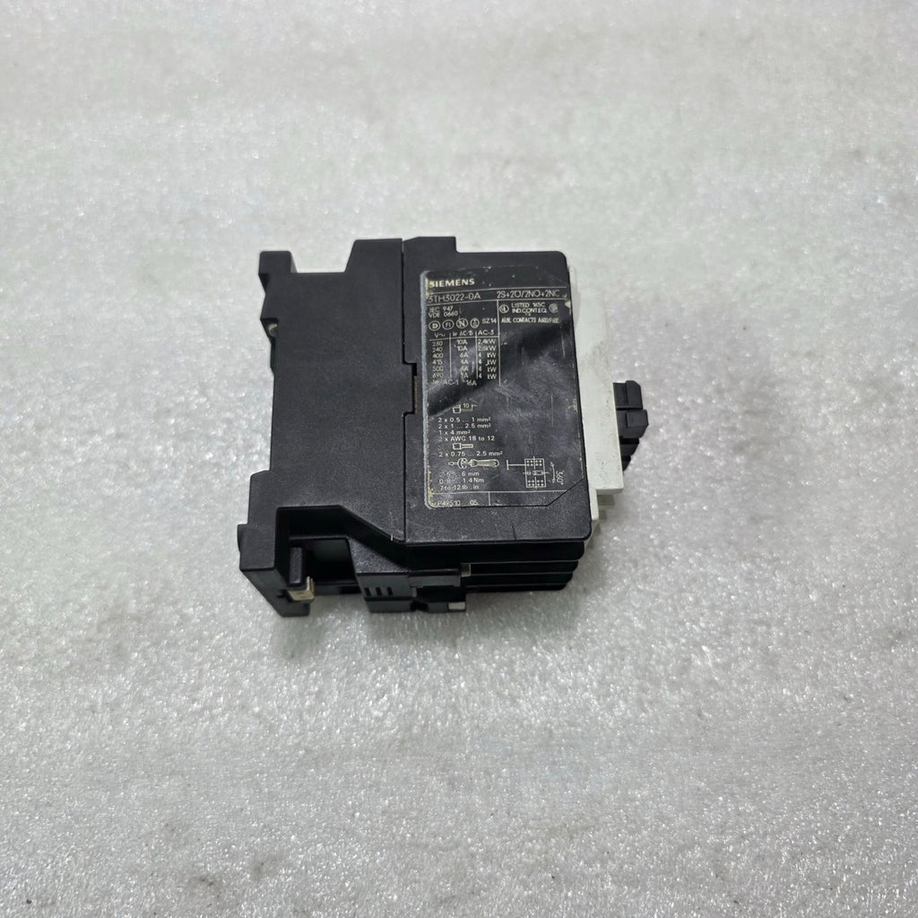 SIEMENS 3TH3022-0A AUXILIARY CONTACTOR 2NO 2NC 220VAC 50/60HZ CONTROL RELAY