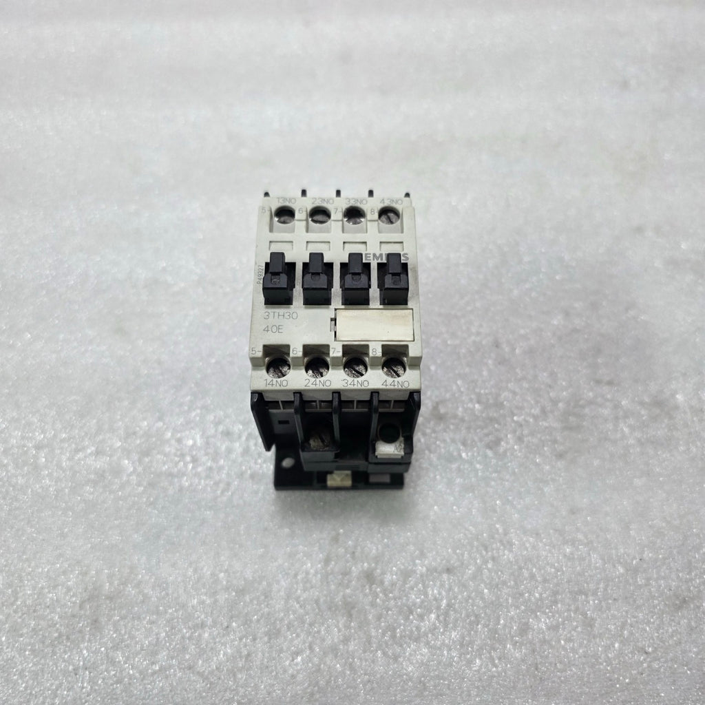 SIEMENS 3TH30 40E AUXILIARY CONTACTOR 4NO 220VAC 50/60HZ CONTROL RELAY
