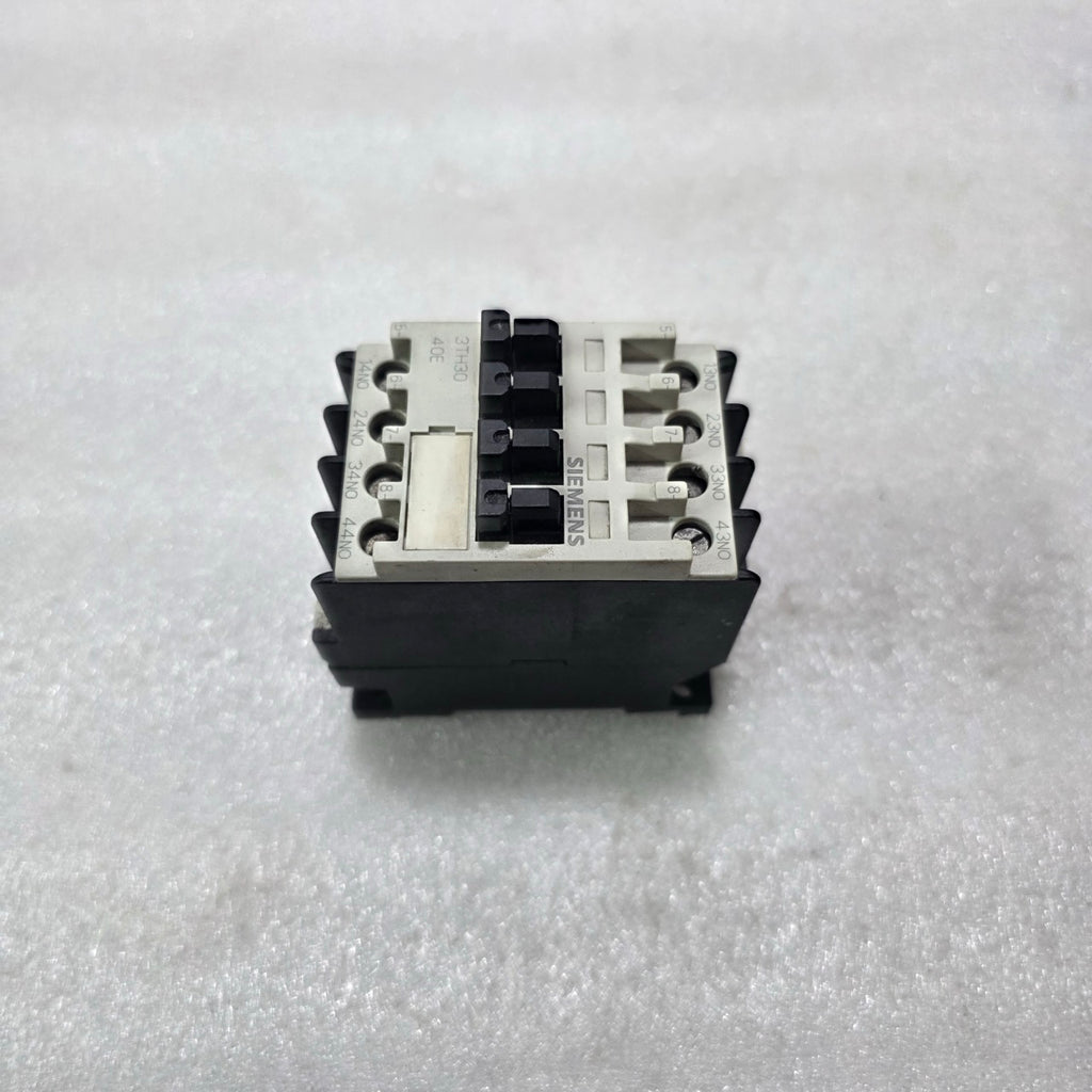 SIEMENS 3TH30 40E AUXILIARY CONTACTOR 4NO 220VAC 50/60HZ CONTROL RELAY
