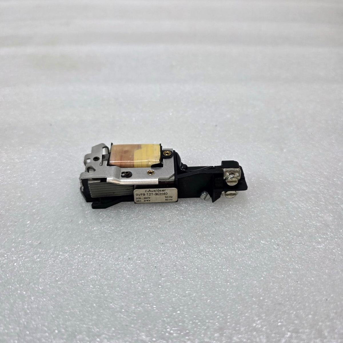 SIEMENS 3VF9 121-3CH40 SHUNT TRIP RELEASE 208–240V 50HZ / 240–274V 60HZ FOR 3VF