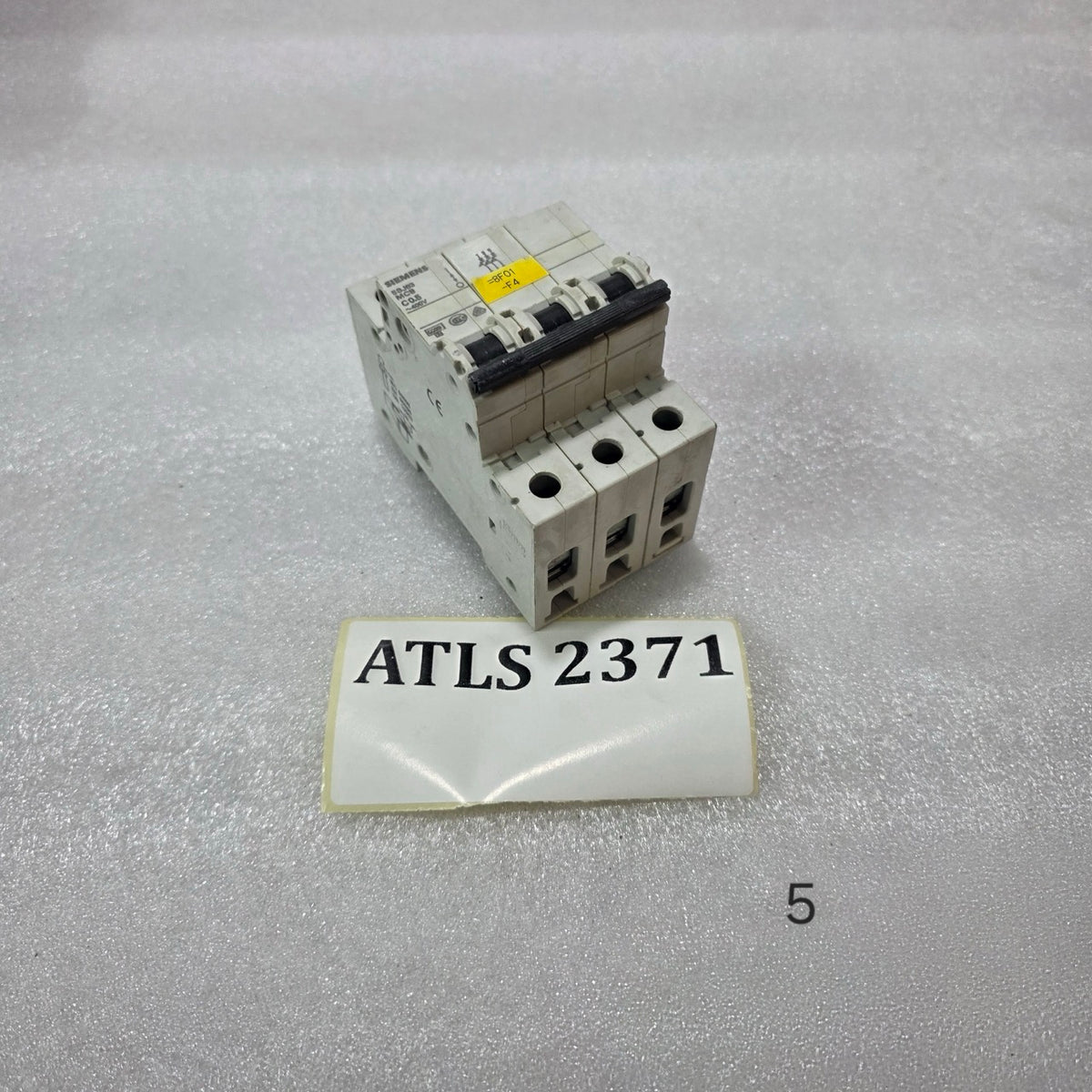 SIEMENS 5SJ63 C0.5 3 POLE MCB 0.5A 400V MINIATURE CIRCUIT BREAKER 6000A