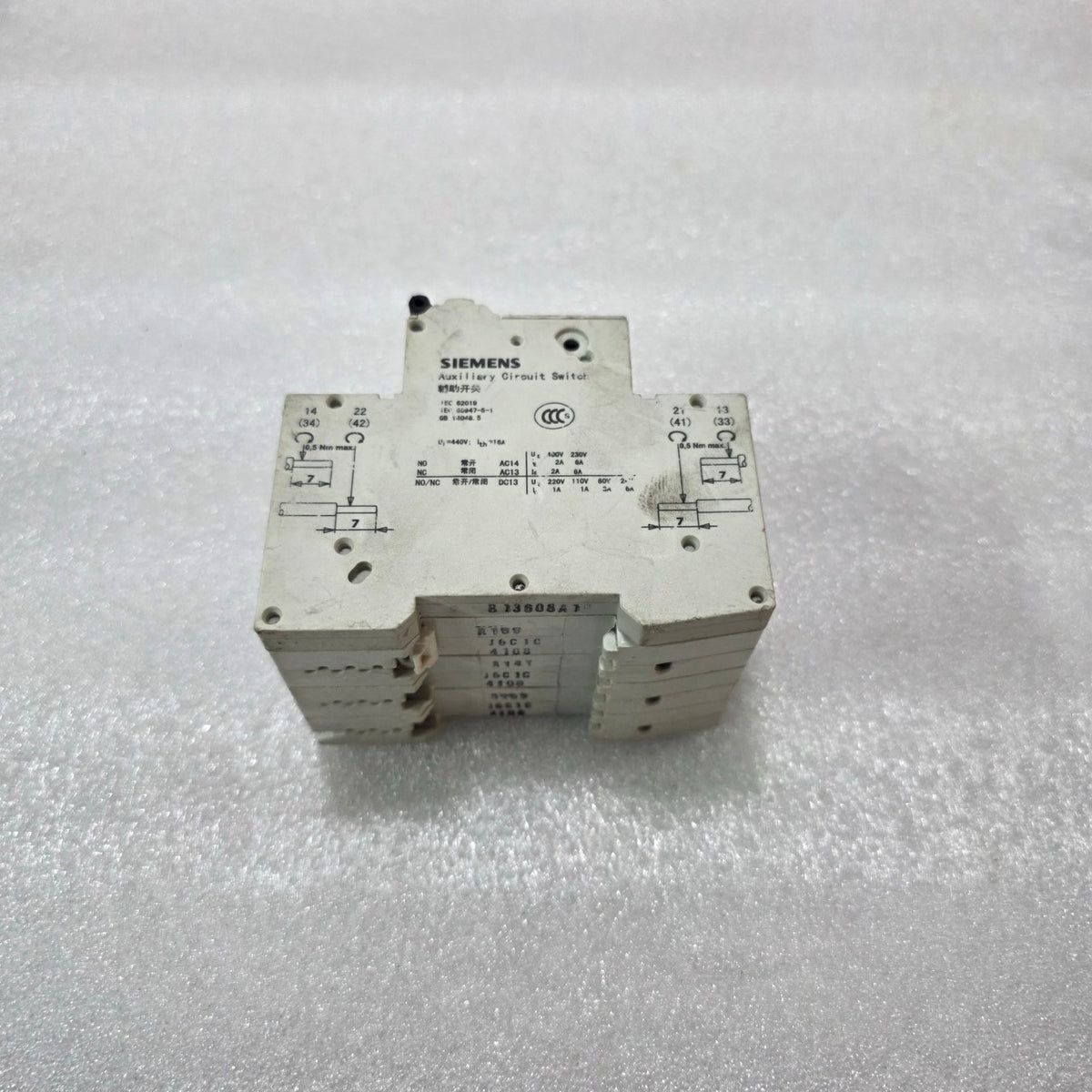 SIEMENS 5SJ63 C1 3 POLE MCB 1A 400V MINIATURE CIRCUIT BREAKER WITH AUXILIARY CON