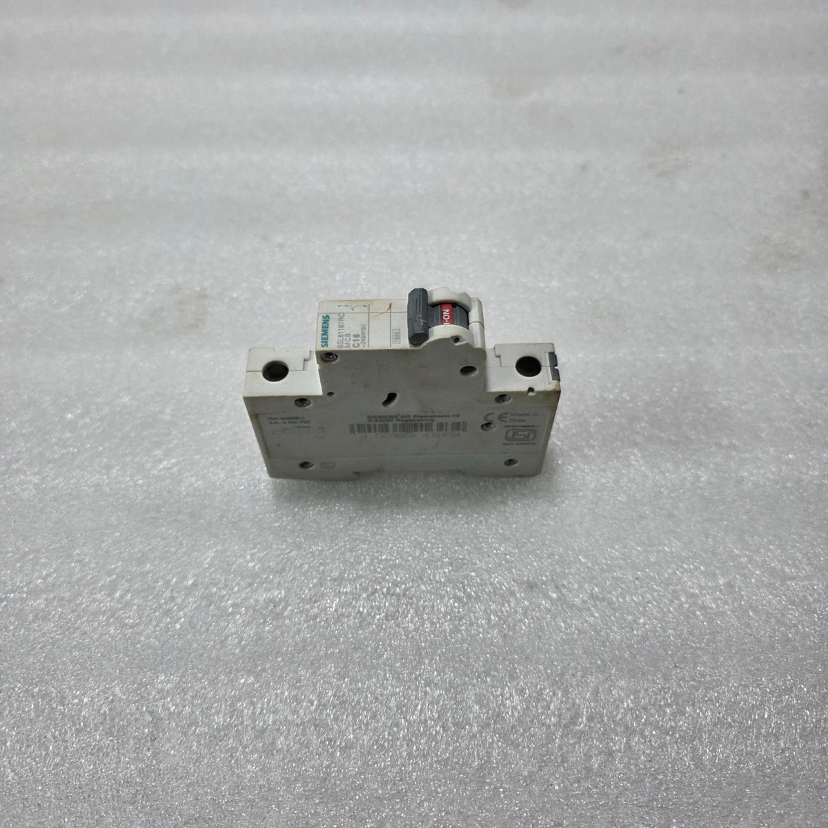 SIEMENS 5SL61167RC C16 16A SINGLE POLE MCB 240/415V MINIATURE CIRCUIT BREAKER