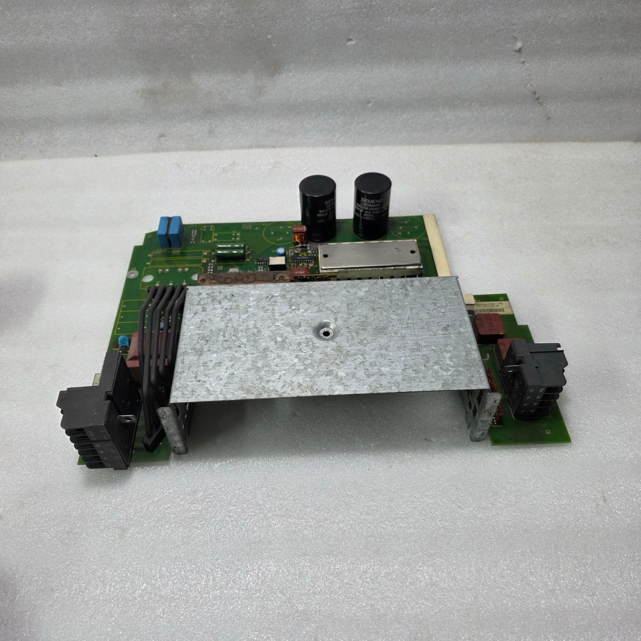SIEMENS 6SE7016-1TA84-1HF0 SIMOVERT MASTERDRIVES DRIVE MODULE | 475.9120.00