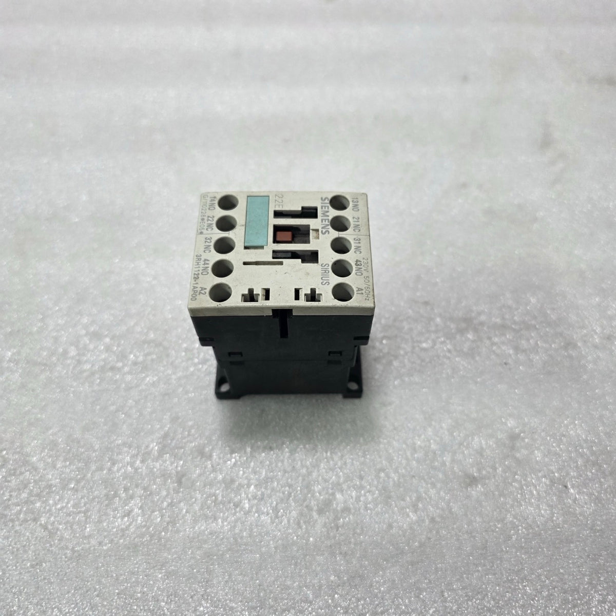 SIEMENS SIRIUS 3RH1122-1AP00 AUXILIARY CONTACTOR RELAY 4-POLE 2NO+2NC 230V AC