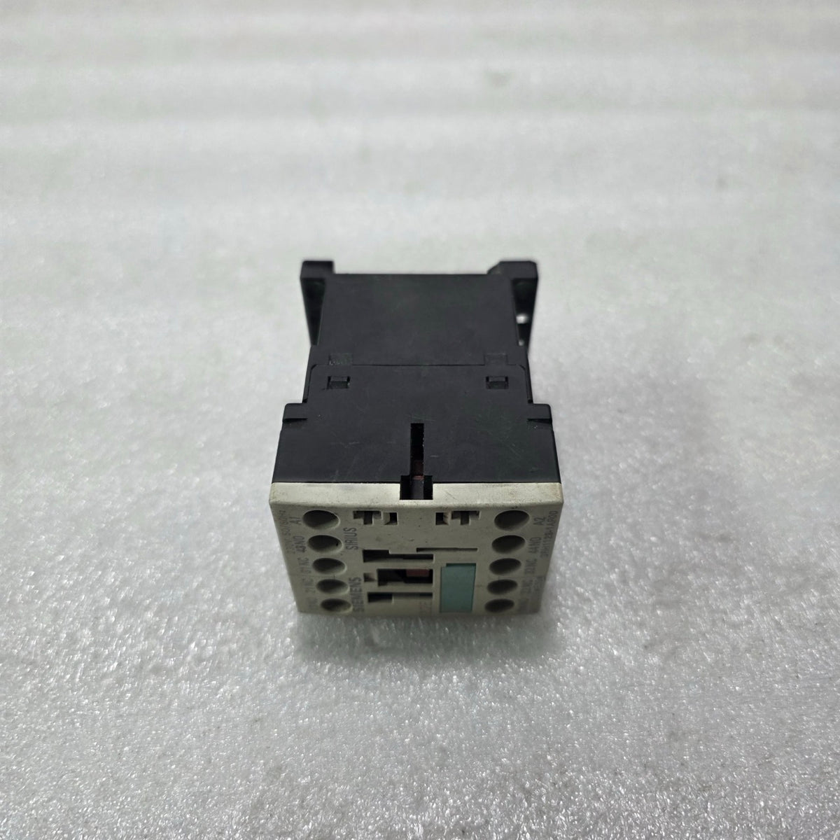 SIEMENS SIRIUS 3RH1122-1AP00 AUXILIARY CONTACTOR RELAY 4-POLE 2NO+2NC 230V AC