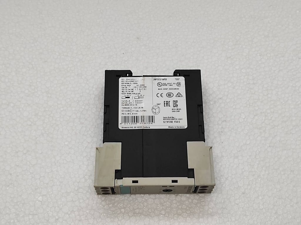Siemens 3RP1512-1AP30 SPDT Timer Relay