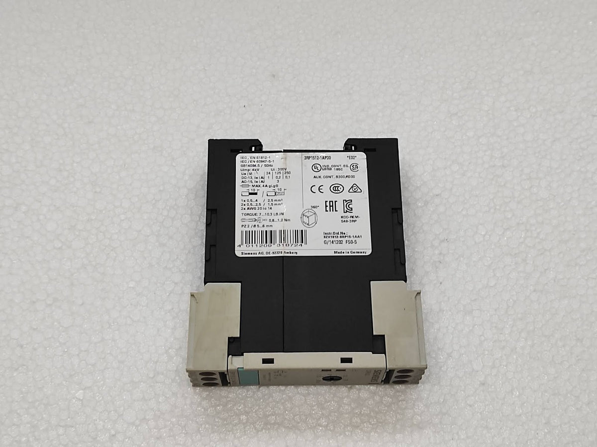 Siemens 3RP1512-1AP30 SPDT Timer Relay