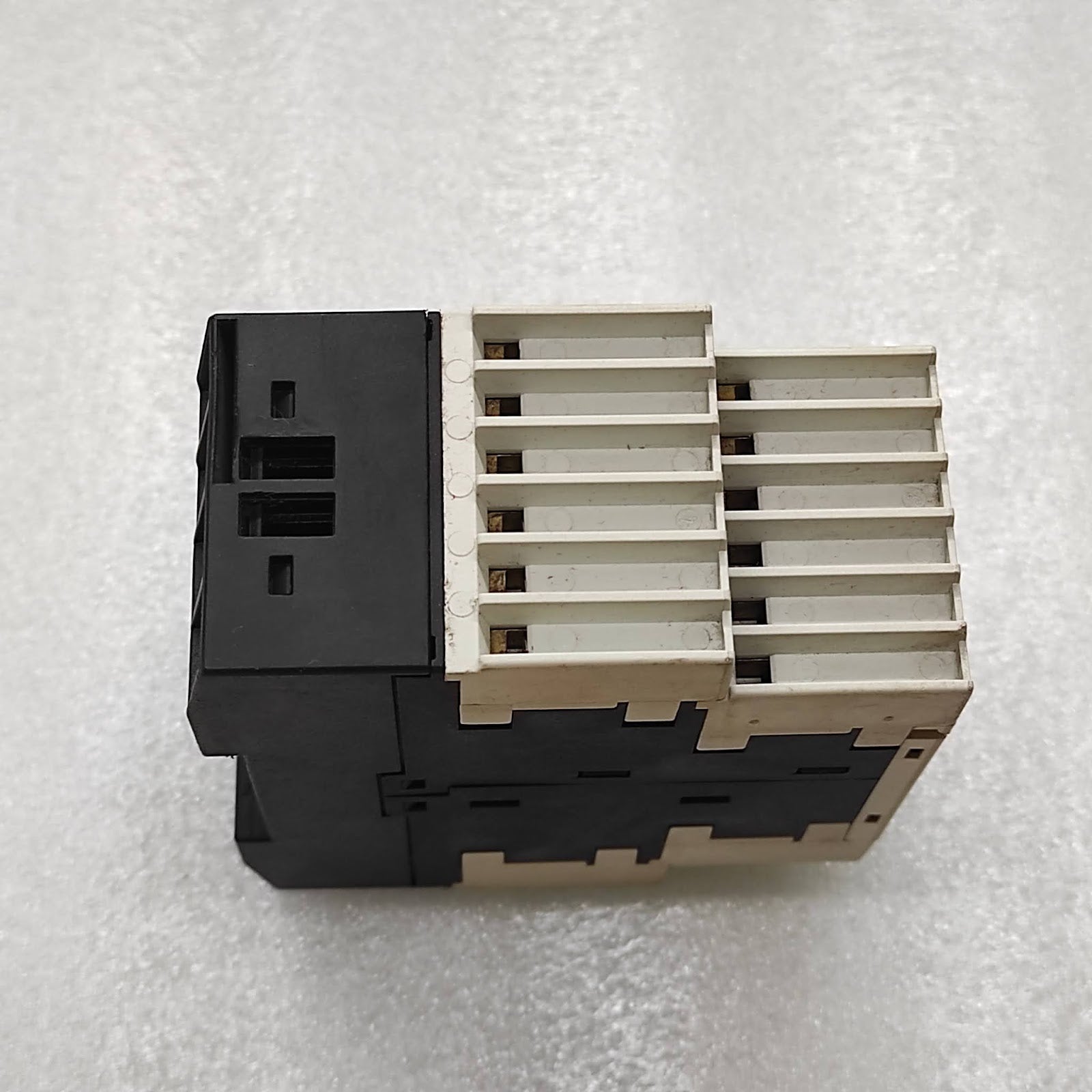 SIEMENS 3RS1040-1GD50 TEMPERATURE MONITORING RELAY