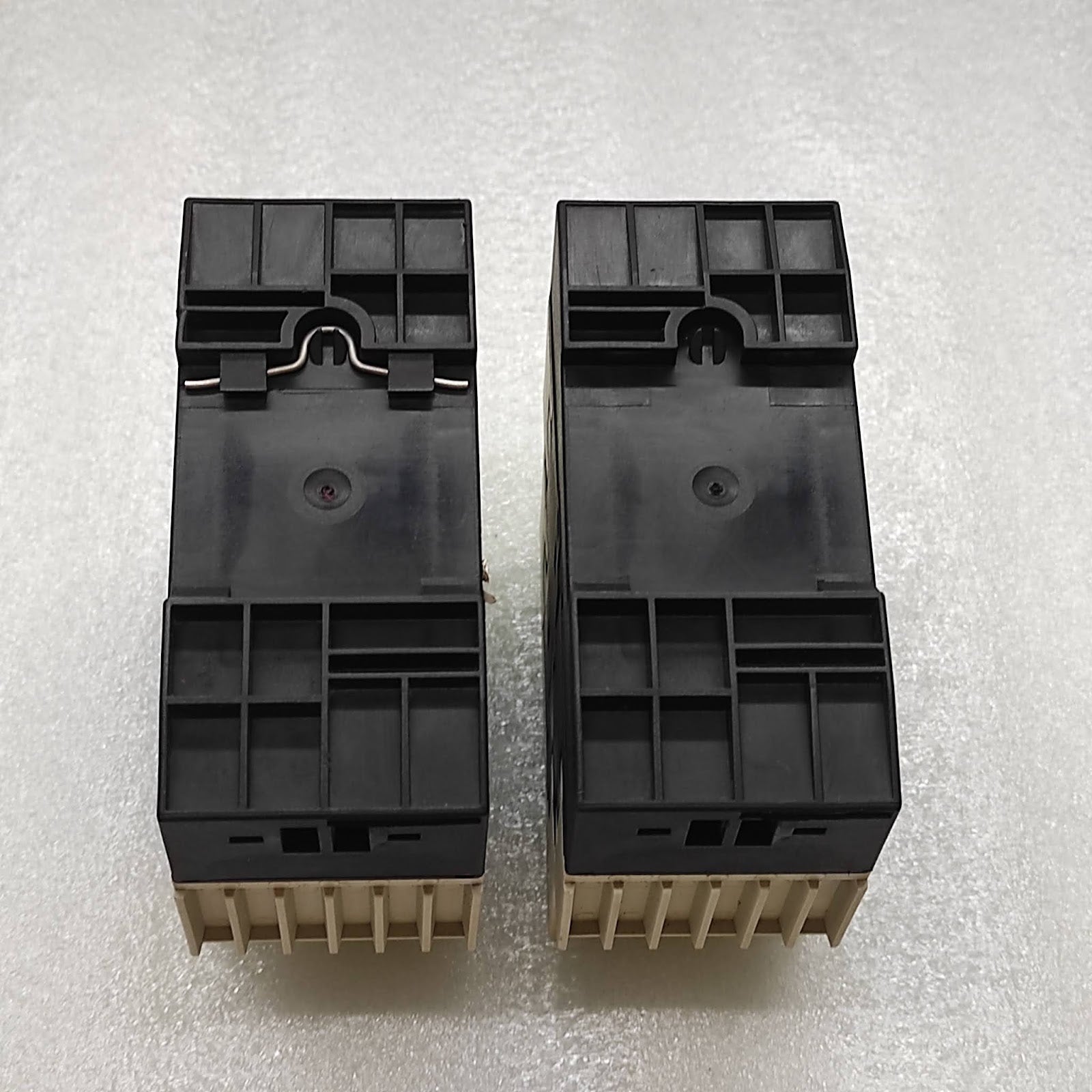 SIEMENS 3RS1040-1GD50 TEMPERATURE MONITORING RELAY
