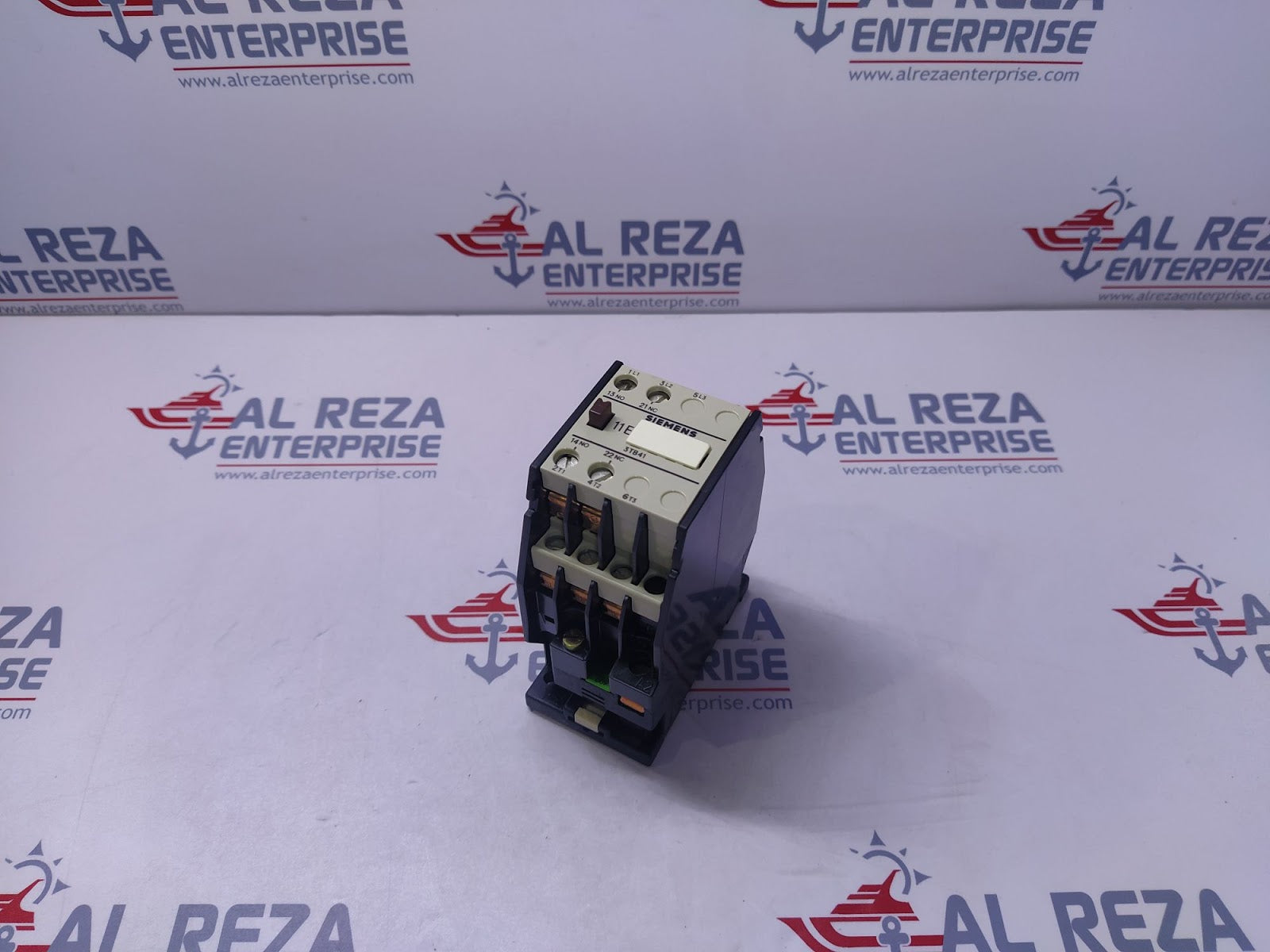 Siemens 3TB41 12-0A Contactor Coil Voltage 440V