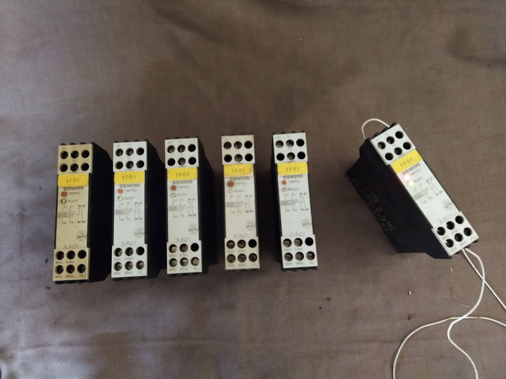 LOT OF 3 X SIEMENS 3UN2100-0AN7 THERMISTOR TRIPPING UNIT X LOT OF 3