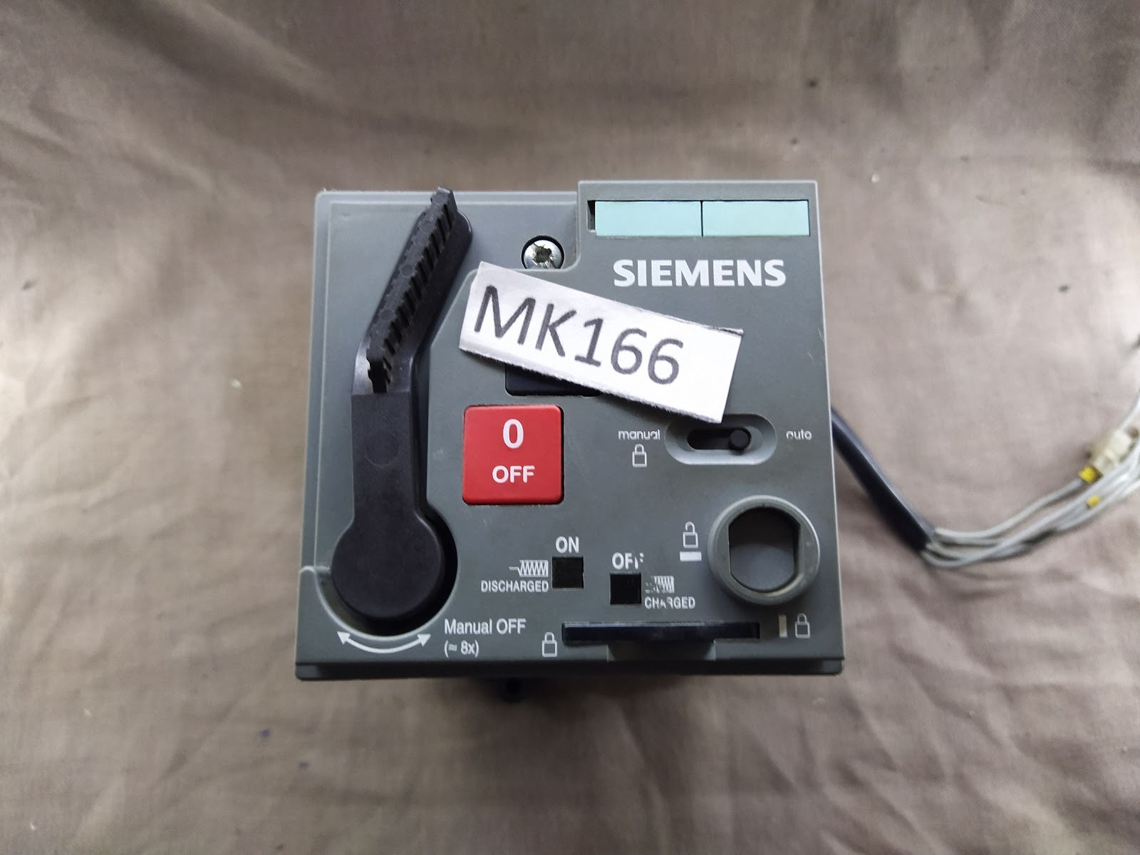 SIEMENS 3VL9300-3MQ00 MOTOR OPERATOR 220-250V AC/DC